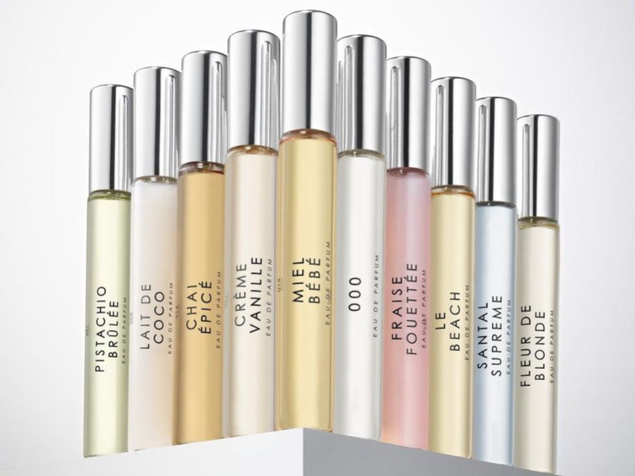 Le Monde Gourmand Coffret de Parfum Set displayed on top of the table