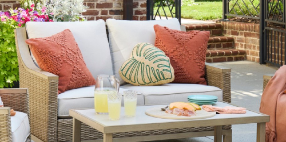 GO! Lowe’s Outdoor Pillows from $5.50 (Regularly $22)