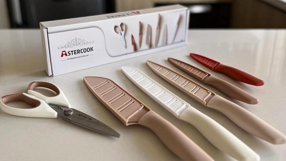 Kitchen Knife 13-Piece Set Just $14.99 Shipped for Amazon Prime Members (Reg. $50)
