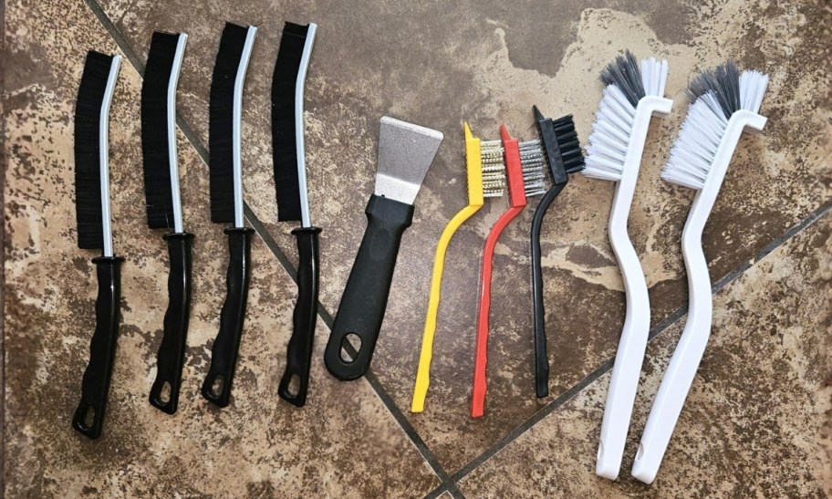 a crevice brush set