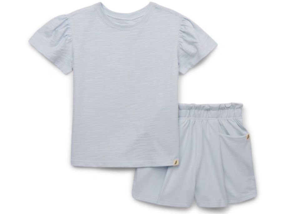 A 2-piece kids short set in blue