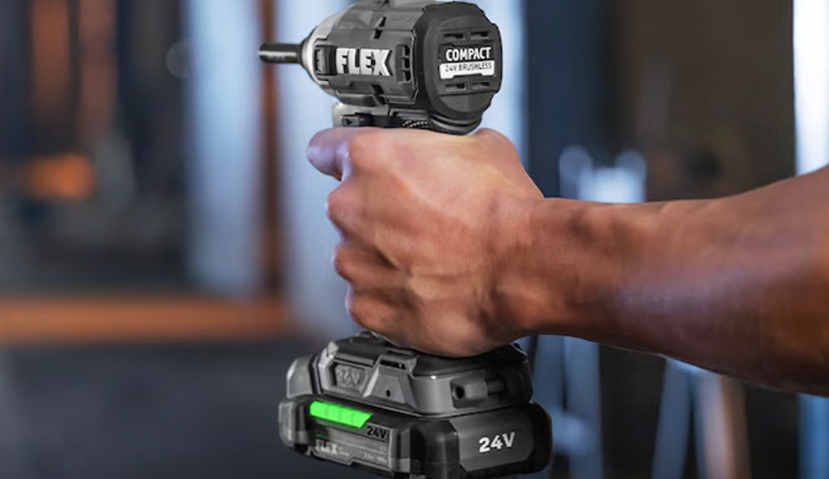 hand holding flex impact driver 