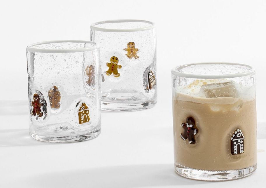 empty icon glasses with gingerbread men and gingerbread house