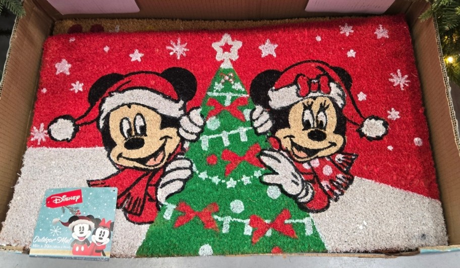 mickey & minnie mouse with christmas tree doormat