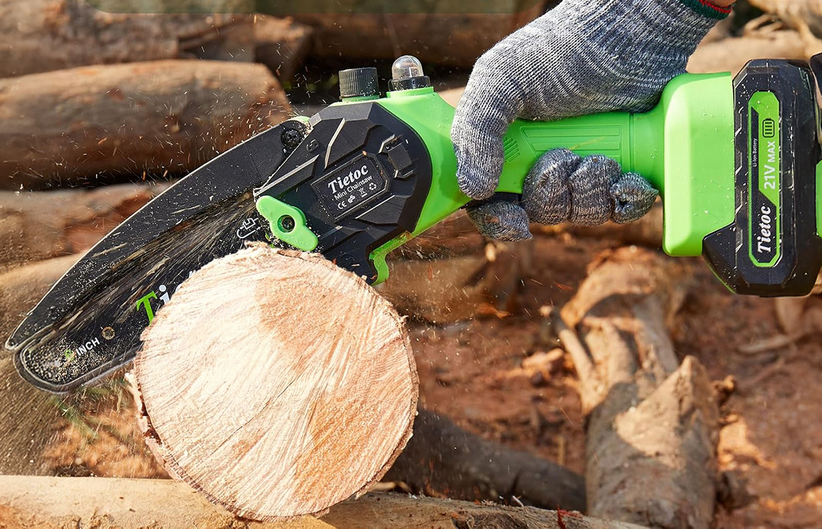 Mini Cordless Chainsaw ONLY $15.99 on Amazon (Reg. $50)