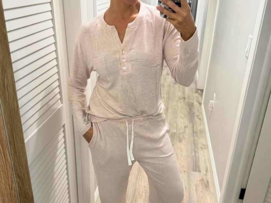 *HOT* Women’s 2-Piece Lounge Set from $13.99 on Amazon (Reg. $50)