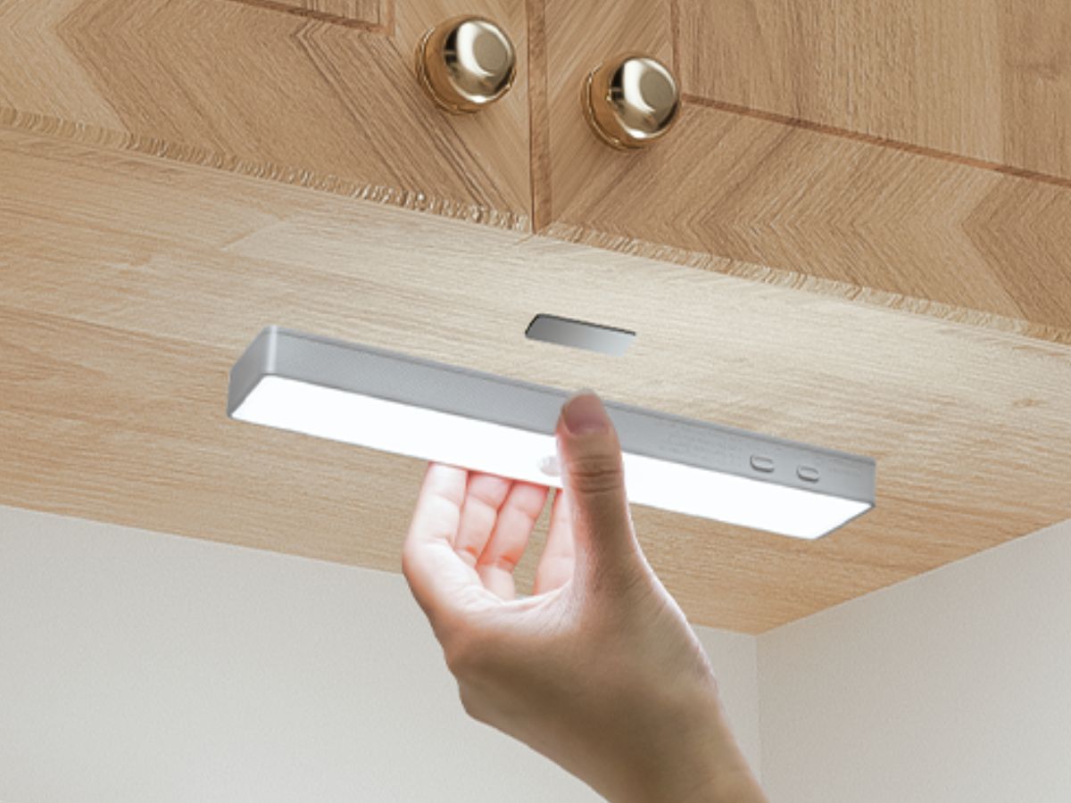 Under Cabinet Motion Lights 6-Pack w/ Charging Station Just $23.99 Shipped on Amazon