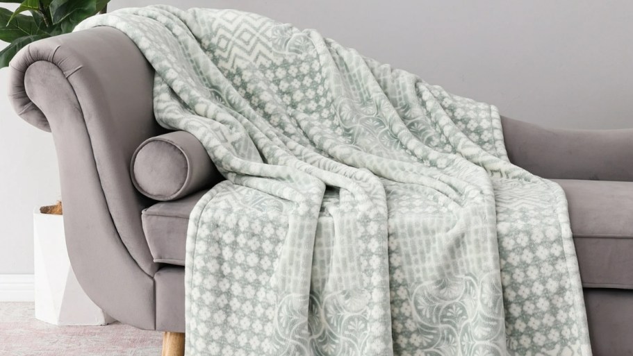 Better Homes & Gardens Oversized Throw Blankets Just $8 on Walmart.com (Reg. $15)