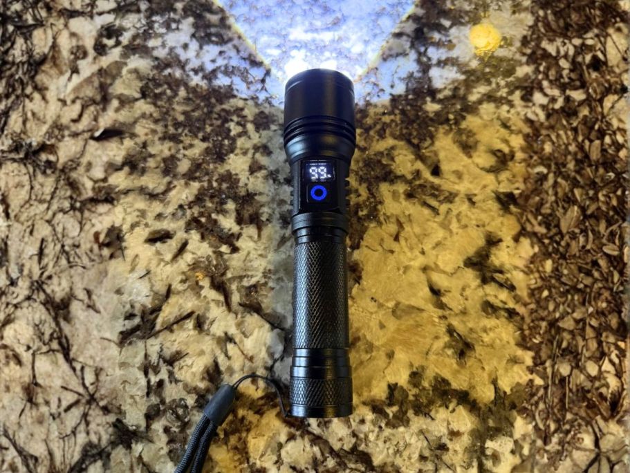 TWO LED Flashlights Only $9.59 on Amazon (Reg. $24)