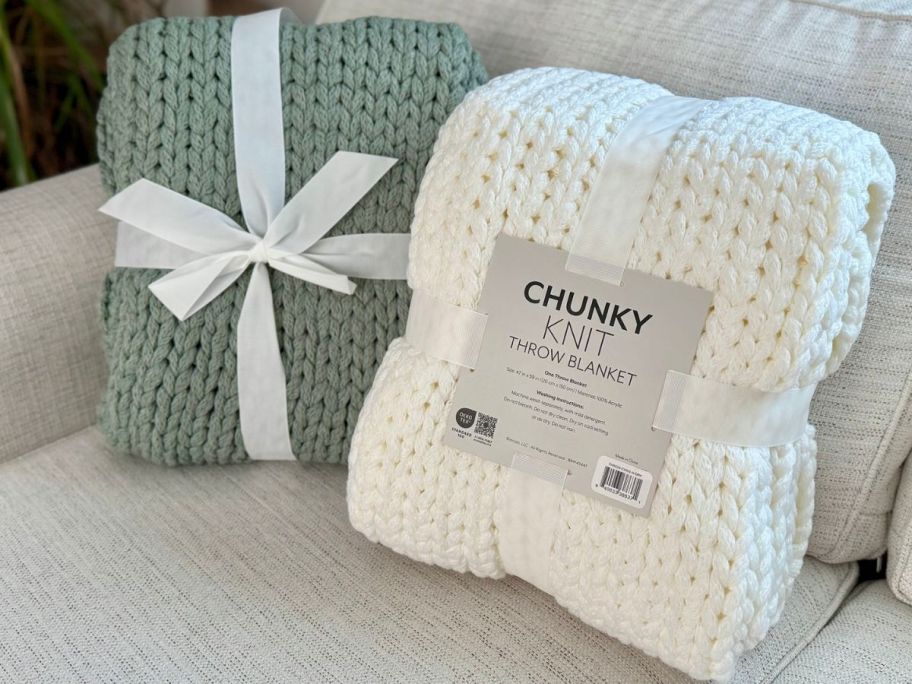 two Chunky blankets in green and beige
