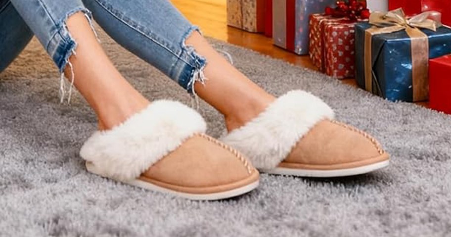 Women's fuzzy slippers