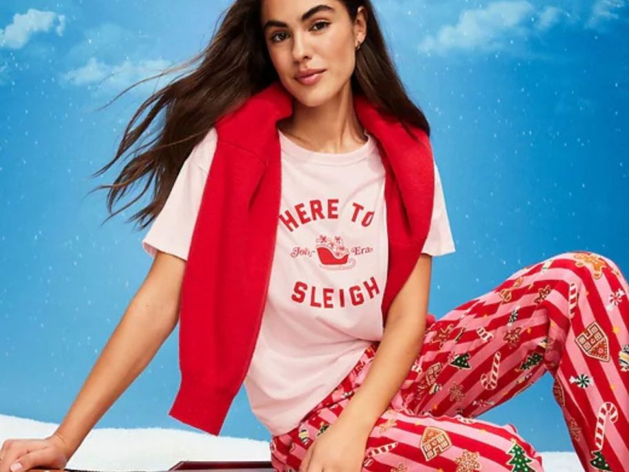 HOT! Old Navy $5 Deals | Holiday Graphic Tees & Flannel Shorts