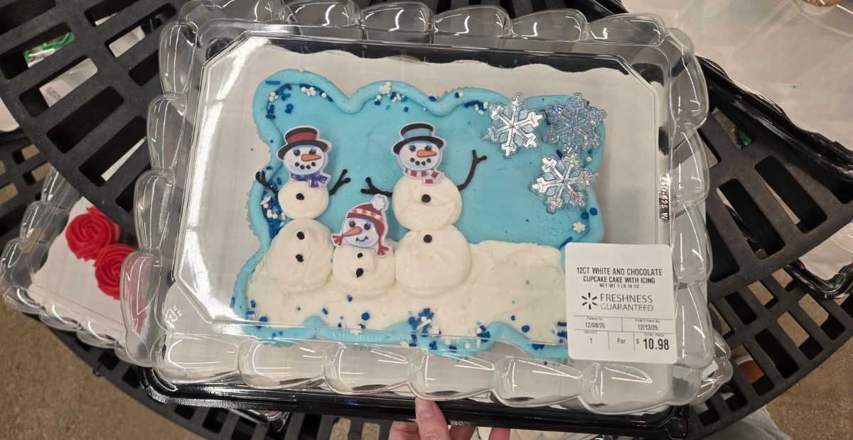 NEW Christmas Bakery Treats from Walmart – All Under $11!