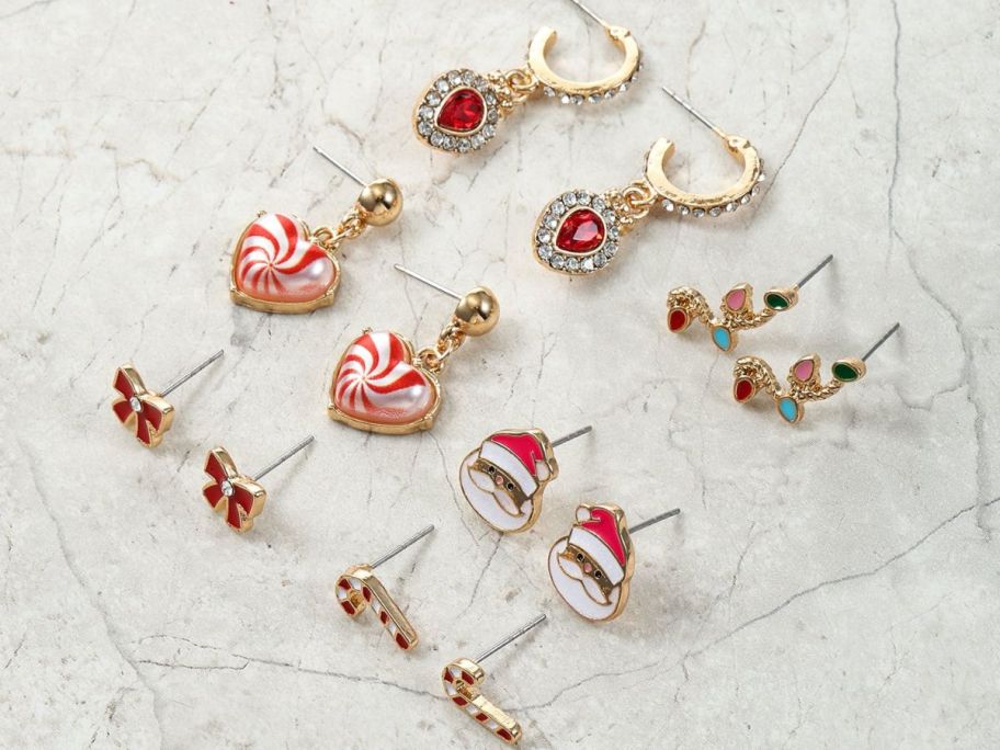6 pairs of Christmas earrings 