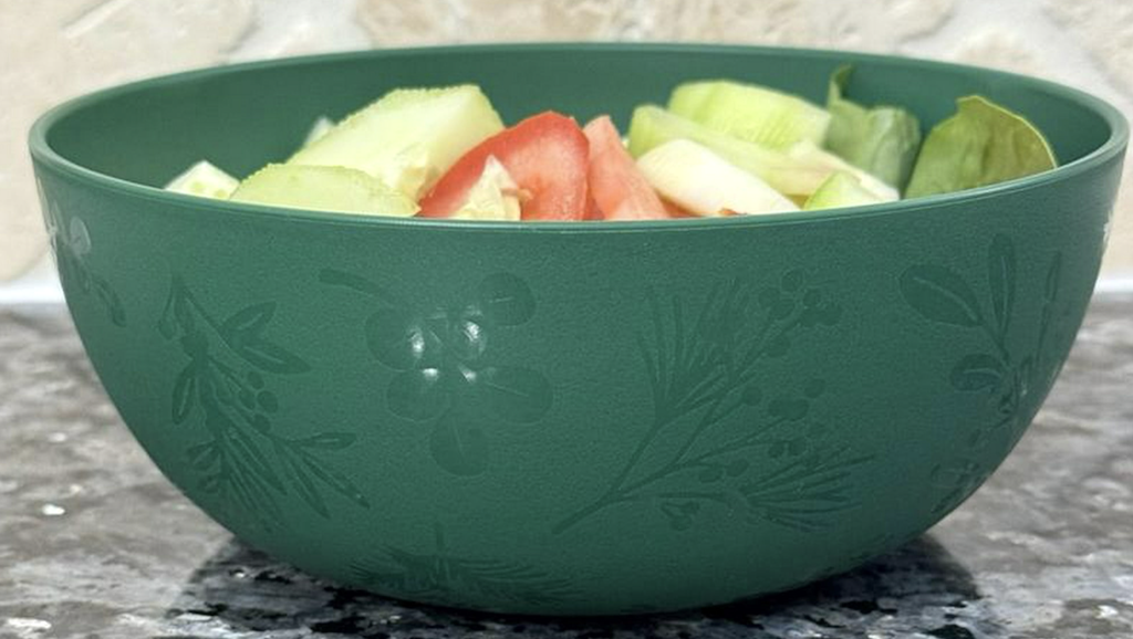 NEW Holiday Plastic Dishes Just 50¢ at Walmart