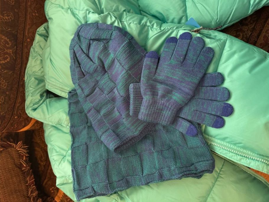 Women’s Beanie, Scarf, & Gloves Set Only $5.87 on Amazon (Reg. $20)