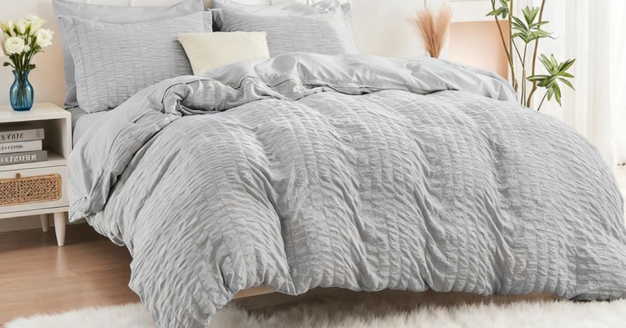 Up to 60% Off Cooling Blankets + Free Shipping on Amazon