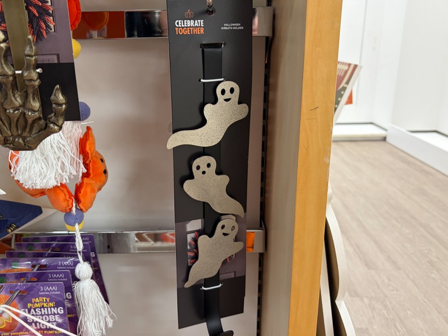 ghost wreath holder 
