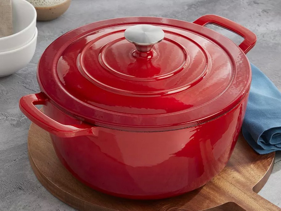 red cast iron dutch oven 