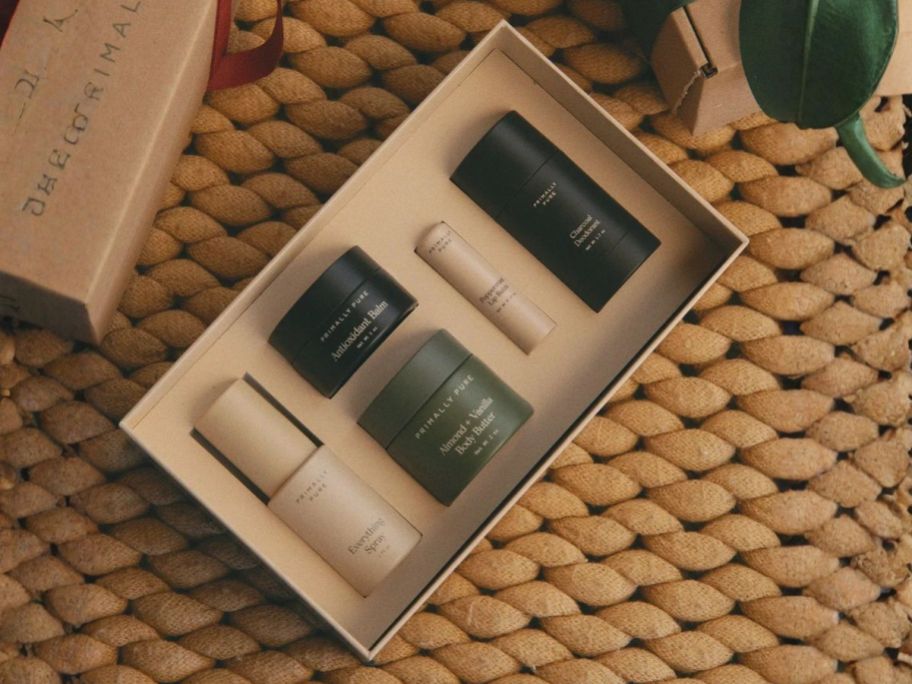 Primally Pure Discovery Set on blanket