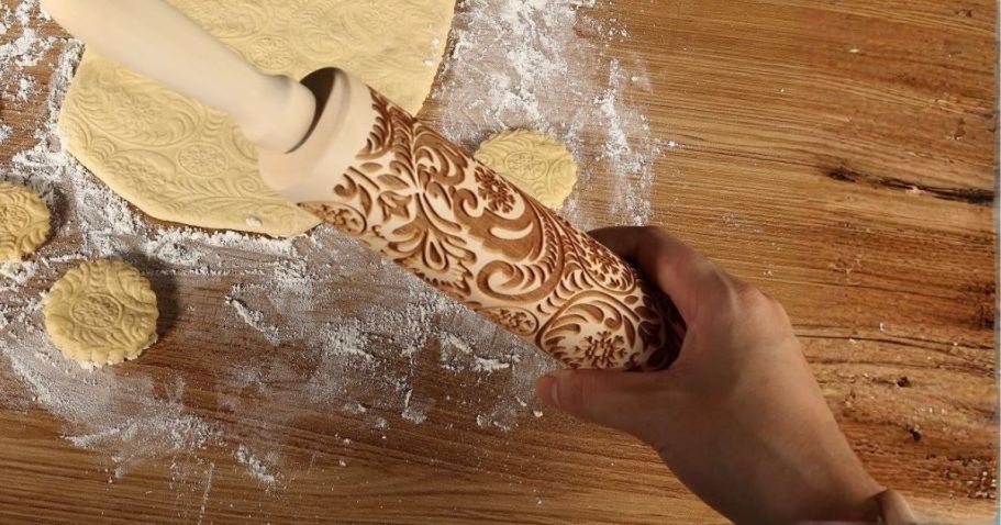 Embossed Holiday Rolling Pin Only $8.49 on Amazon (Reg. $15)