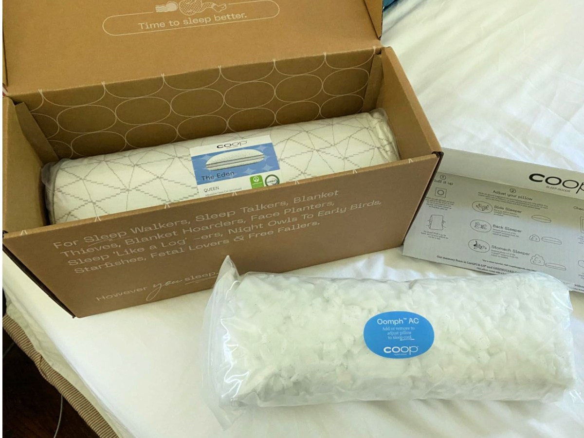 Box with coop pillows stuffing