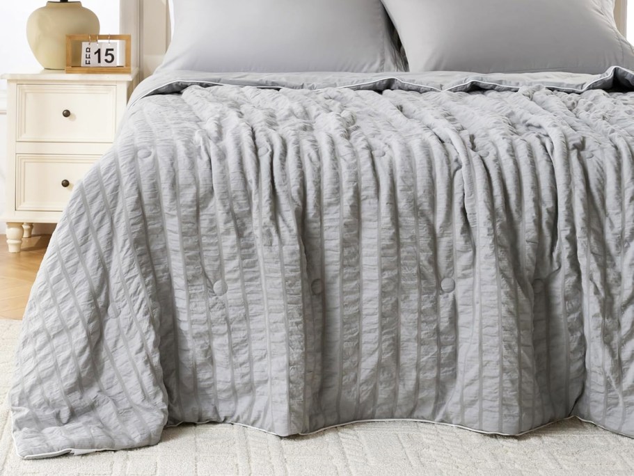 Cooling Comforter from $19.99 Shipped on Amazon | Great for Hot Sleepers