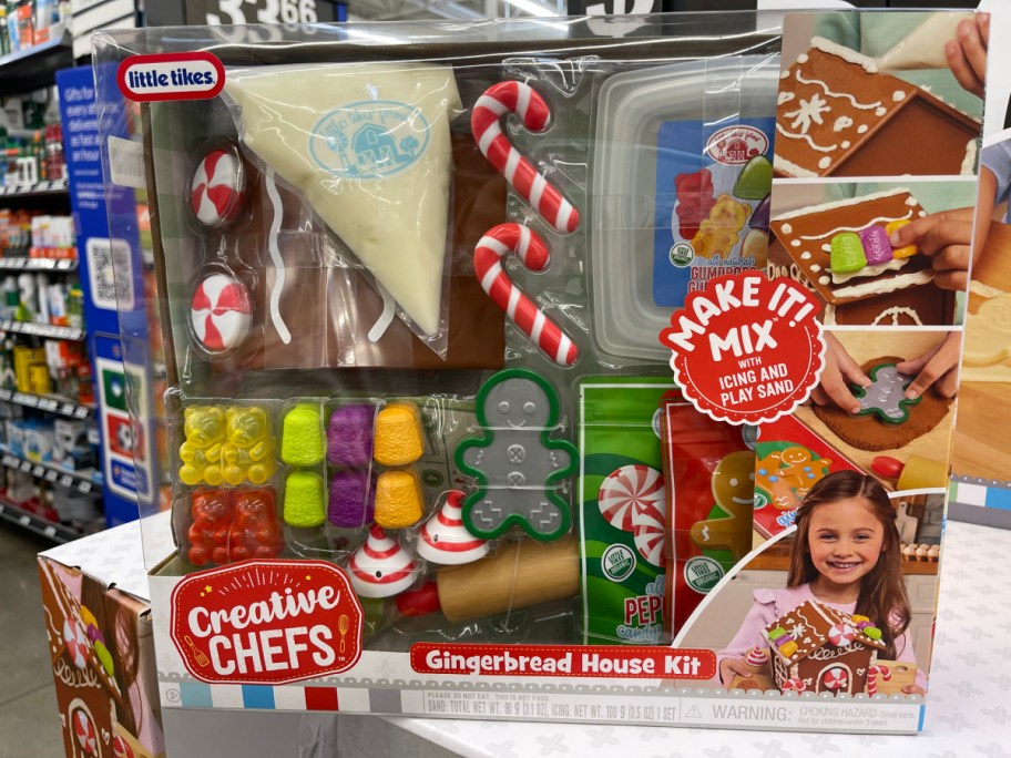 A Little Tikes Creative Chefs Gingerbread playset box.