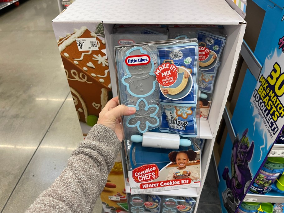 A Little Tikes Creative Chefs Winter Cookies playset box.
