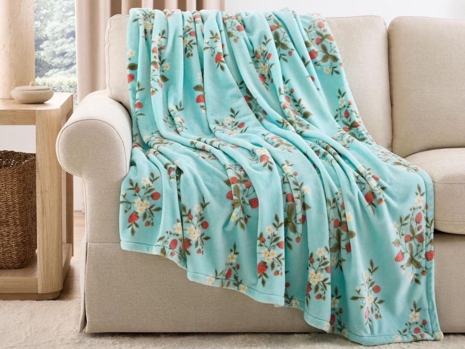 Strawberry Damask Member's Mark Seasonal 60 x 70 Lounge Throw on couch