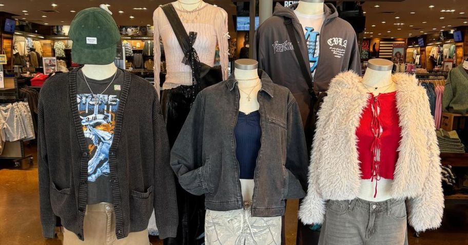 Mannequins at a Tilly's store