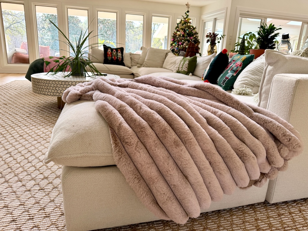 faux fur blanket 