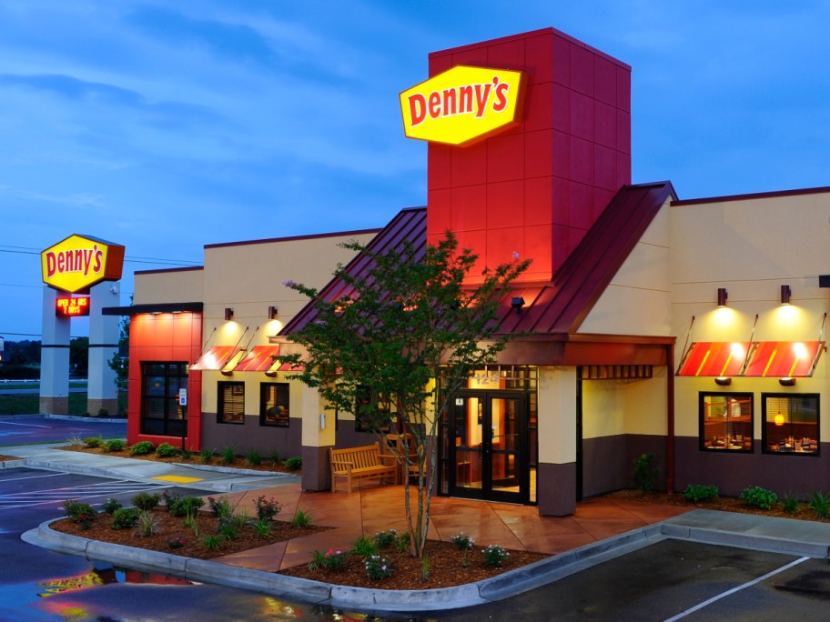 exterior of Denny's restaurant