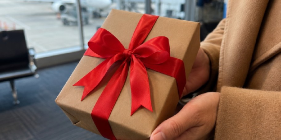 The Ultimate List of Gifts for Travelers (All Under $35!)