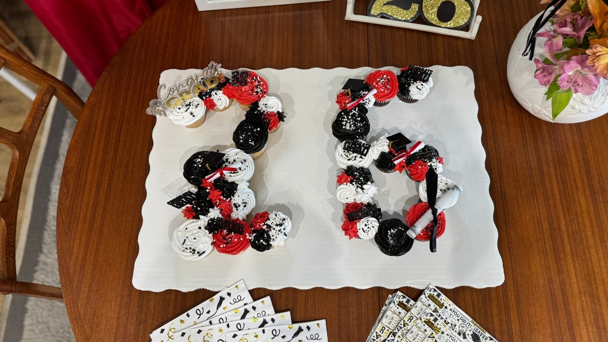 Walmart’s Custom Cakes & Cupcakes Won’t Break Your Grad Party Budget!