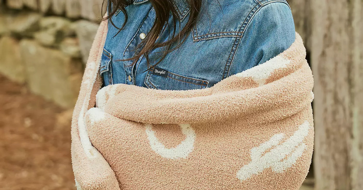 Up to 50% Off Wrangler Gifts + Free Shipping | Stretchy Throw Blankets Just $26.95 Shipped