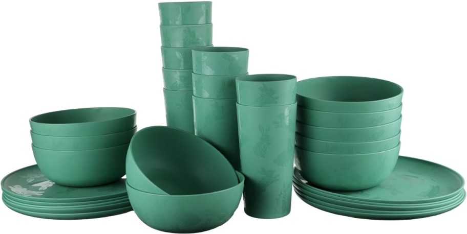 3 piece plastic dish set in green