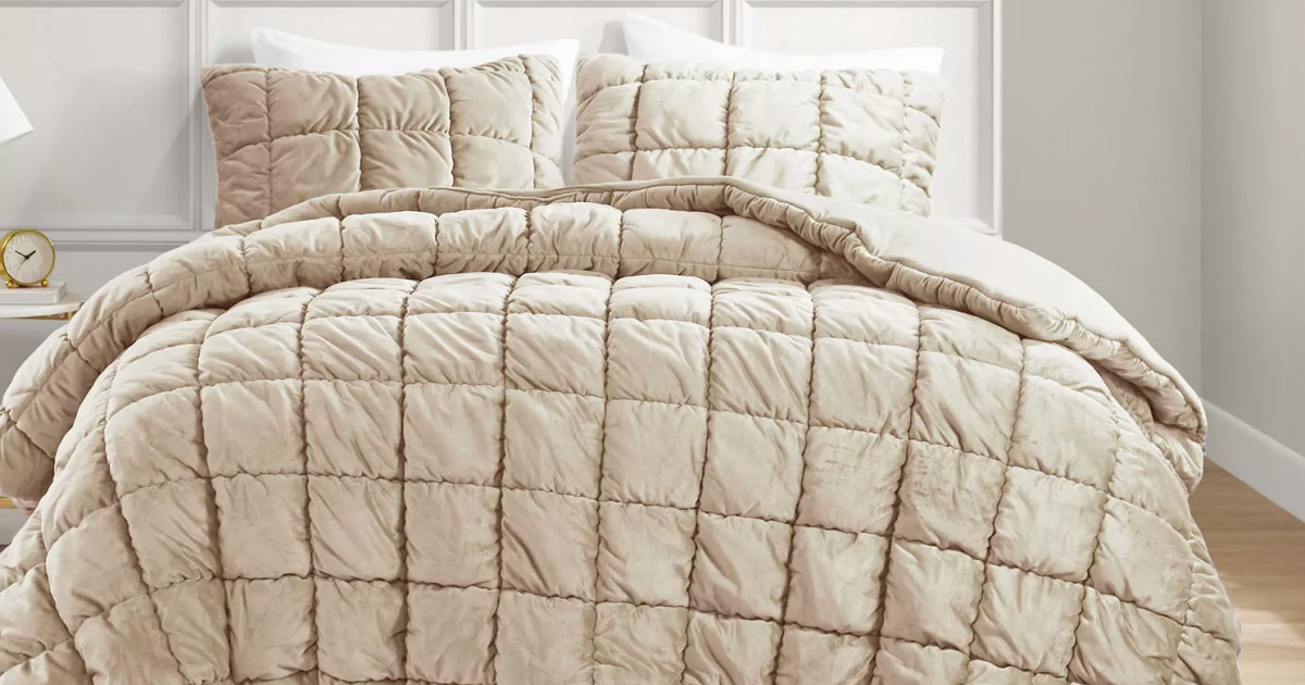 *HOT* Macy’s Comforter Sets Under $13!