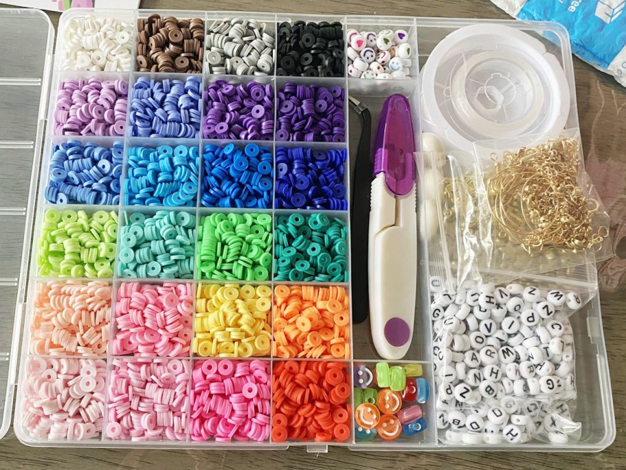 Huge 6,000-Piece Bracelet Making Kit Only $3.46 on Amazon (Lowest Price Ever)