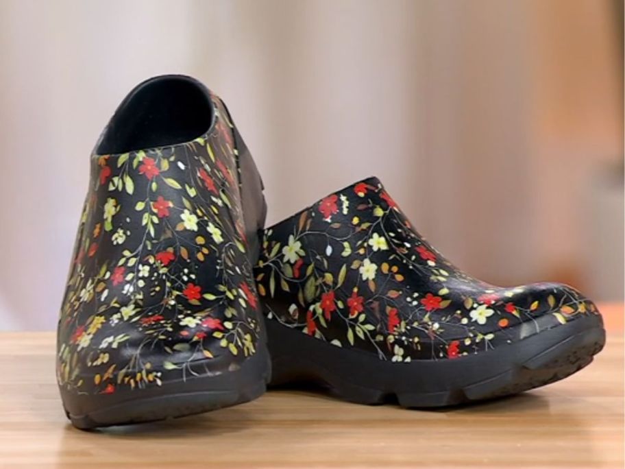 Joybees Grove Garden Clogs on table