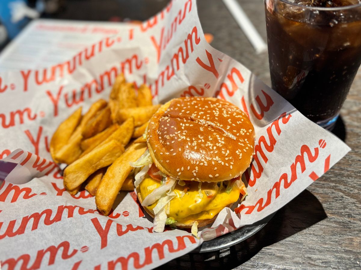 Red Robin Revamped the Value Menu & It Includes Bottomless Drinks and Sides!