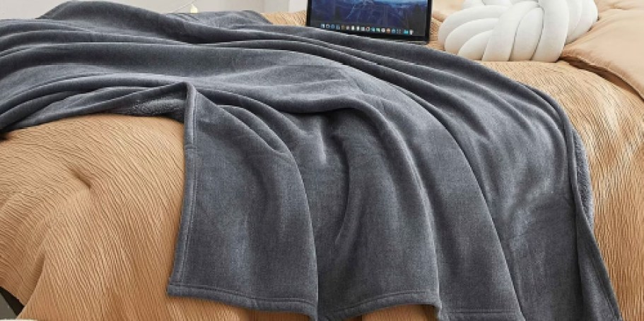 Mainstays Sweatshirt Chenille Throw Blankets Just $7.97 on Walmart.com (Reg. $16)