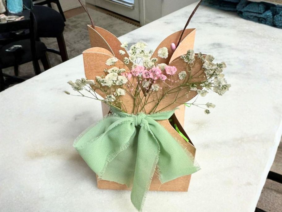 24 Easter Bunny Gift Bags w/ Flowers & Ribbon Only $9.99 on Amazon (Reg. $25)