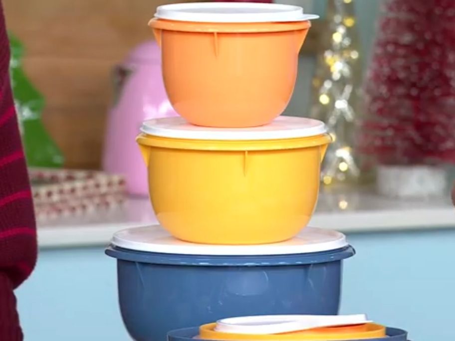 Tupperware 6-Piece Fix-N-Mix Mixing Bowl Set on display