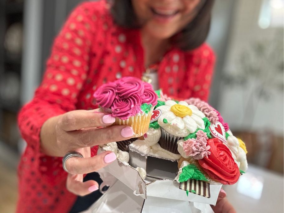 Surprise Your Sweetheart with Walmart’s Cupcake Bouquet for Under $20