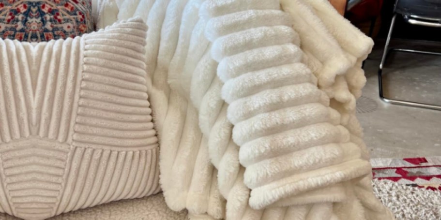 Bedsure Throw Blanket Only $8.90 Shipped for Amazon Prime Members (Reg. $18)
