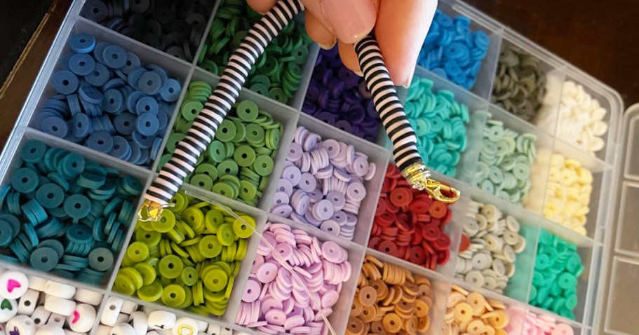 Huge 5,000-Piece Bracelet Making Kit Only $3.99 on Amazon