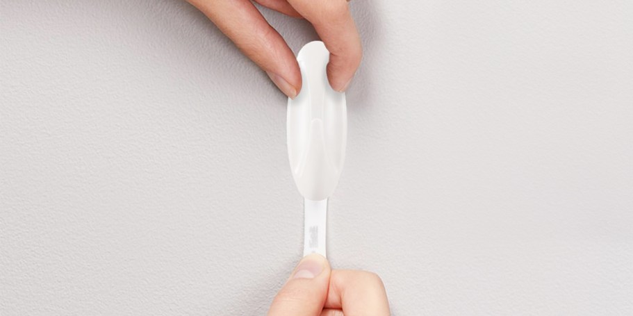 Command Strips Wall Hooks Just $2 on Walmart.com (Reg. $9)
