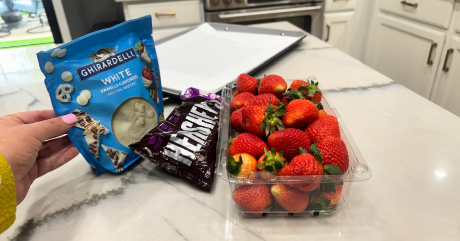 ingredients for strawberry chips and salsa 