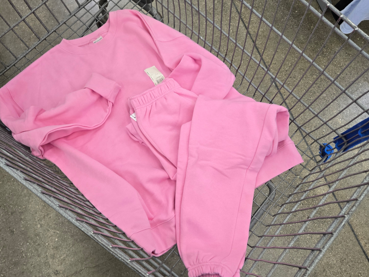 No Boundaries Matching Sweats from $10.98 on Walmart.com (Selling Out Fast)